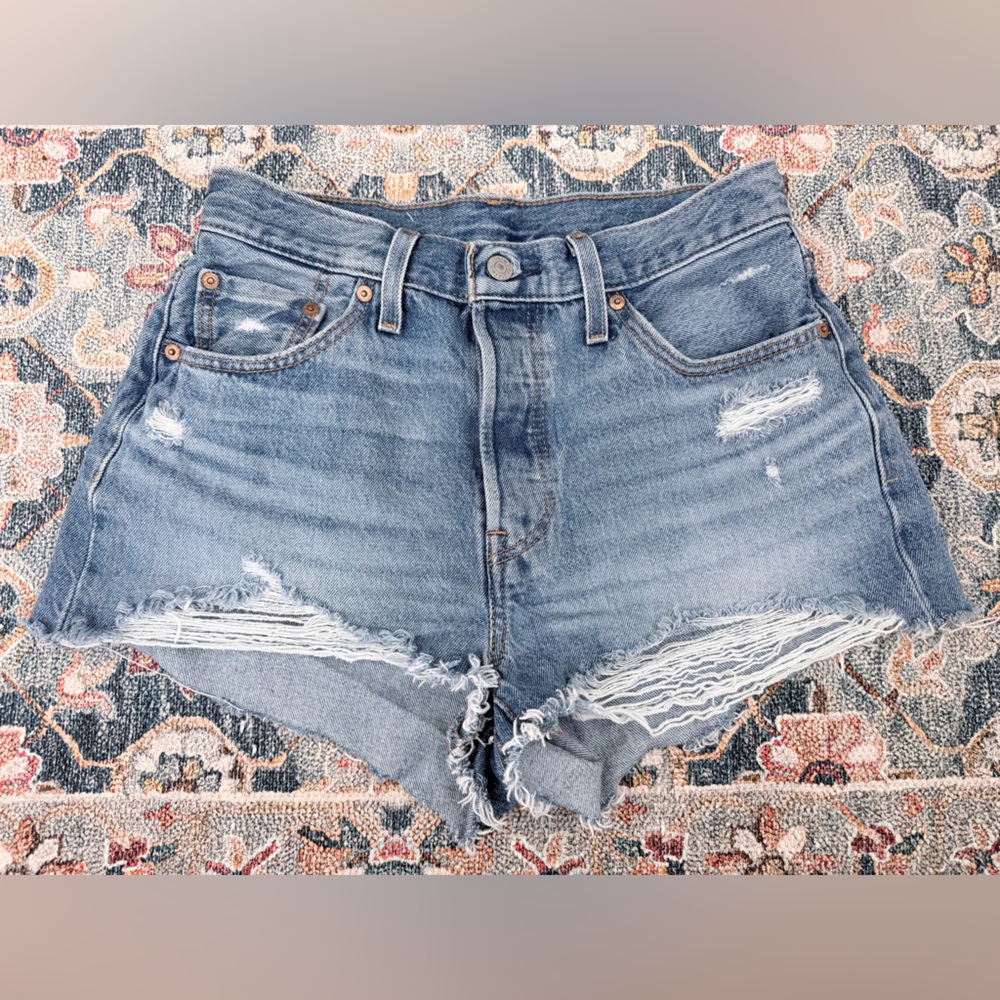 Women’s Levi 502 Distressed Light Blue Denim Shorts